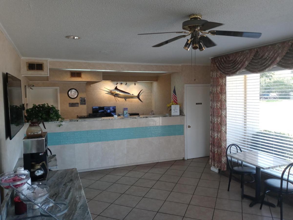 Hole Inn The Wall Hotel - Fort Walton Beach - Sunset Plaza - Nearby Beaches & Hurlburt Exterior foto