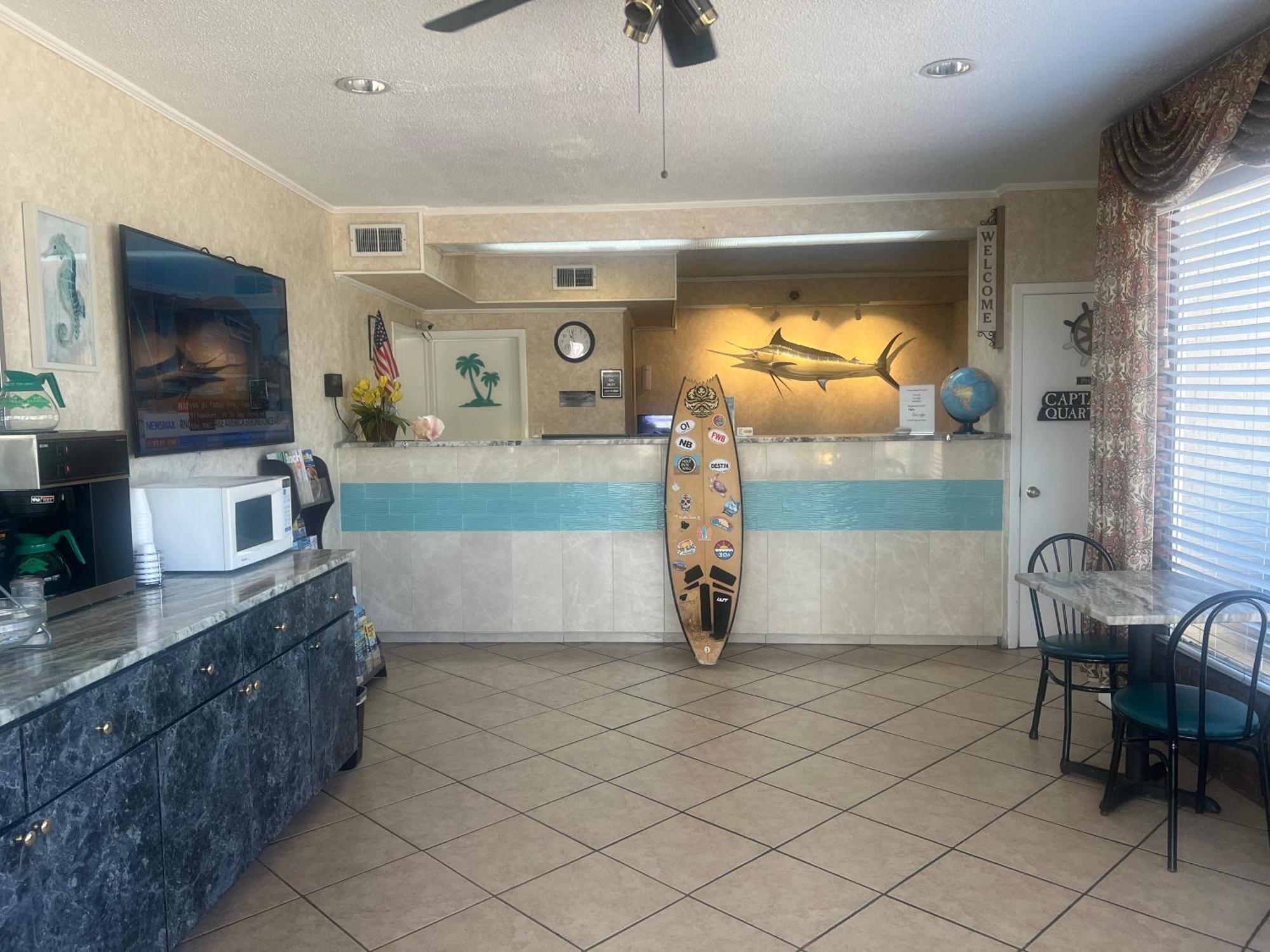Hole Inn The Wall Hotel - Fort Walton Beach - Sunset Plaza - Nearby Beaches & Hurlburt Exterior foto